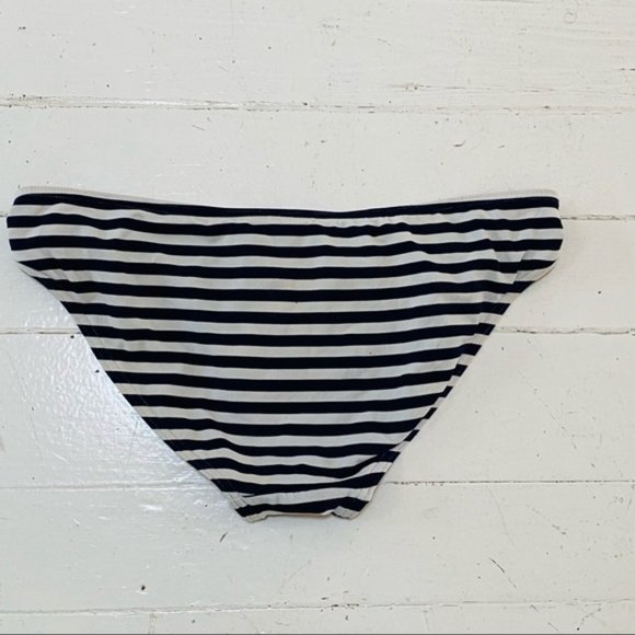 Lands' End Retro-inspired navy blue and white striped bikini (size 6) - Picture 12 of 13